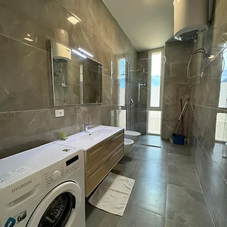 Four C 109-c Gc Apartment *